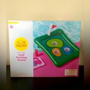 NIB Sunsquad inflatable golf putting green